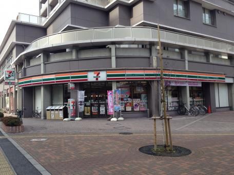 コンビニ　セブンイレブン北赤羽駅アクトピア店（コンビニ）まで108m