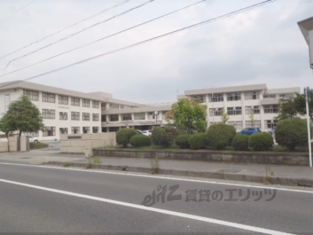 中学校　守山北中学校（中学校）まで2500m