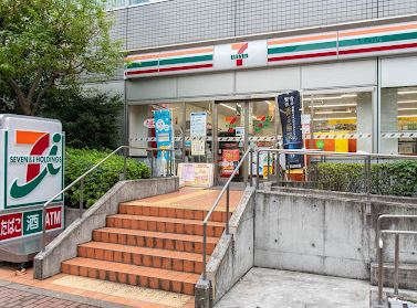 コンビニ　セブン－イレブン芝浦４丁目店（コンビニ）まで409m