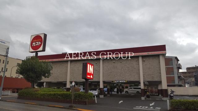 飲食店　ガスト本羽田店（から好し取扱店）（飲食店）まで348m
