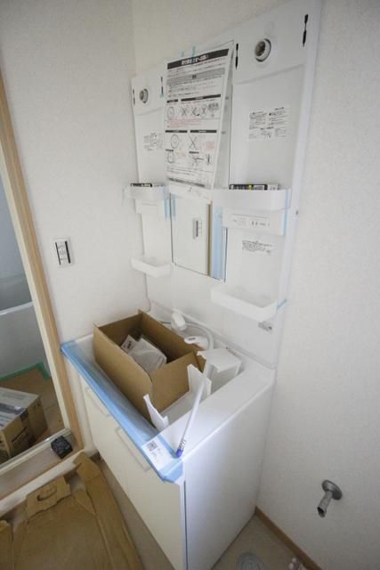 洗面設備　施工中です