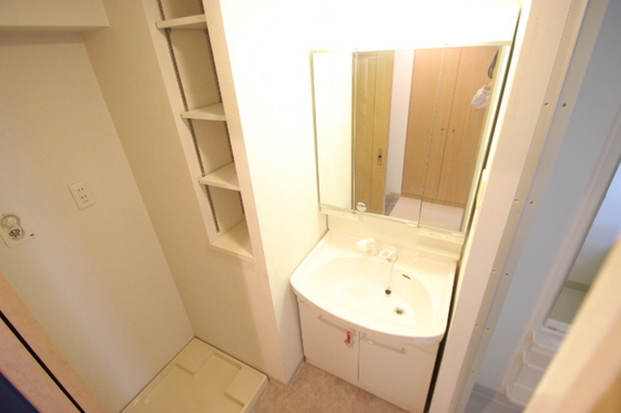 洗面設備　※別部屋の写真です