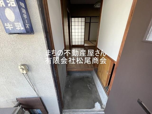 ＪＲ山陽本線 宝殿駅 徒歩15分 2階建 築56年の玄関写真