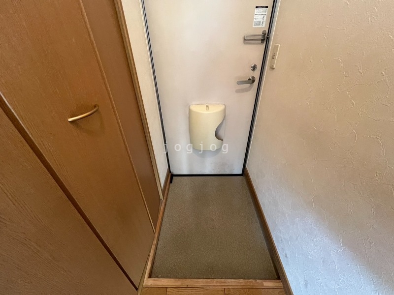 玄関　ゆったりとした玄関です。