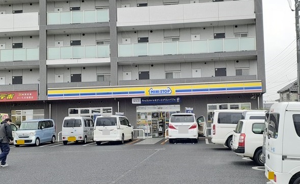コンビニ　ミニストップ　指扇店（コンビニ）まで400m