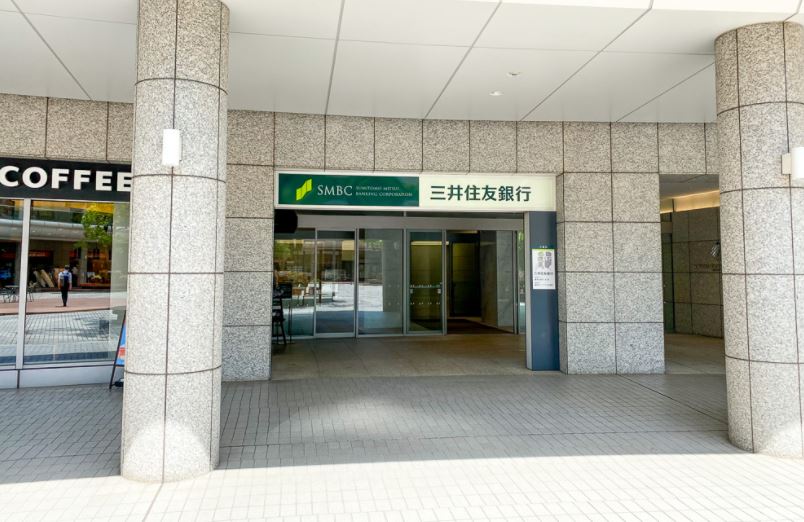 銀行　三井住友銀行豊洲支店（銀行）まで655m