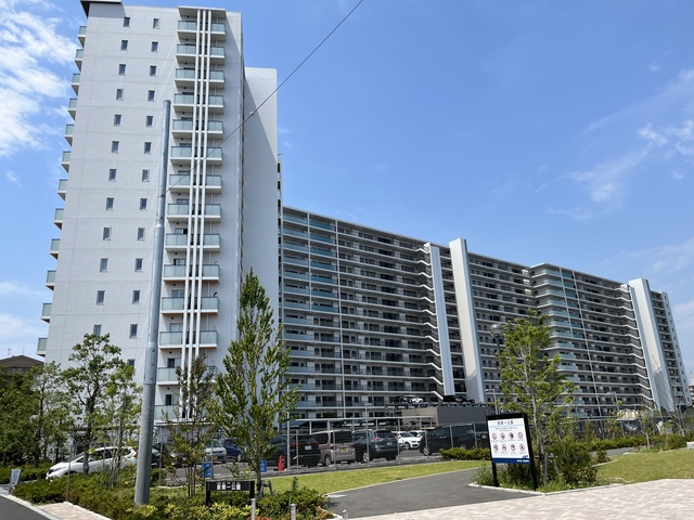 建物外観　3棟500世帯のマンモスマンション！