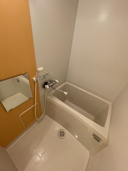バス・シャワールーム　※別部屋の写真です