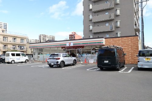 コンビニ　セブンイレブン 一宮本町4丁目店（コンビニ）まで1078m
