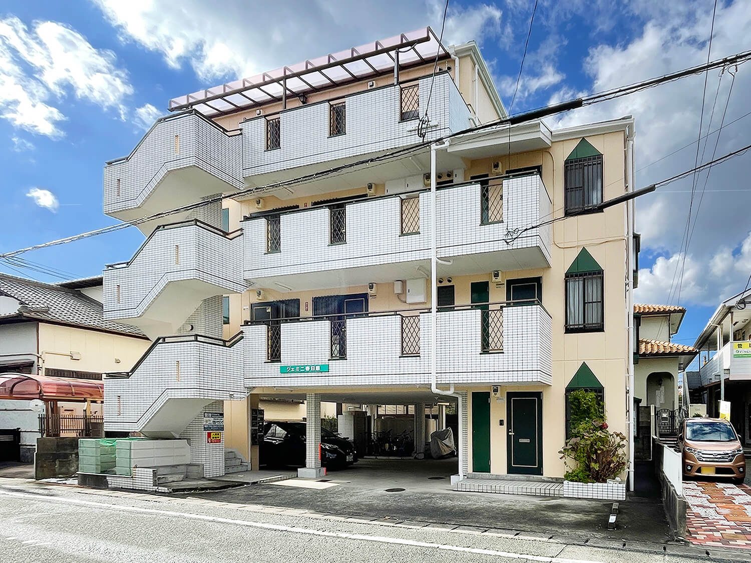 建物外観　JR春日駅まで徒歩4分！