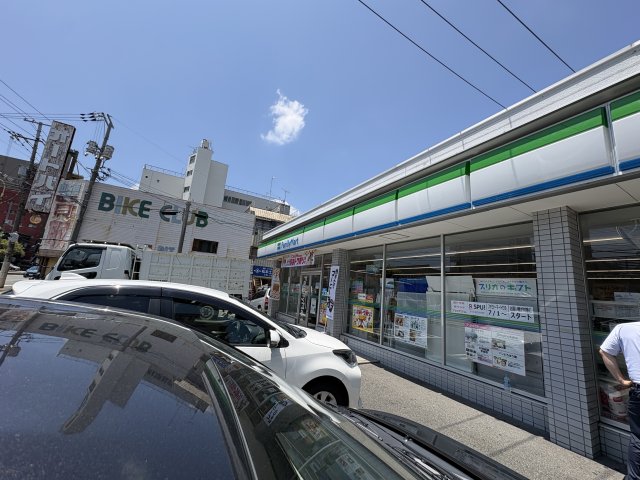 コンビニ　ファミリーマート　広島曙二丁目店（コンビニ）まで164m