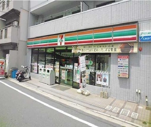 コンビニ　セブンイレブン（コンビニ）まで250m