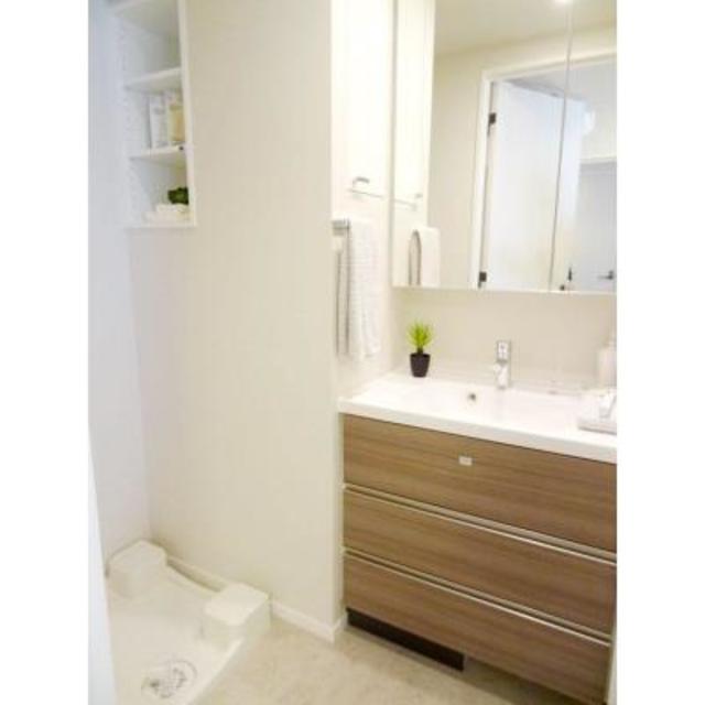 洗面設備　※写真は同タイプ住戸です。