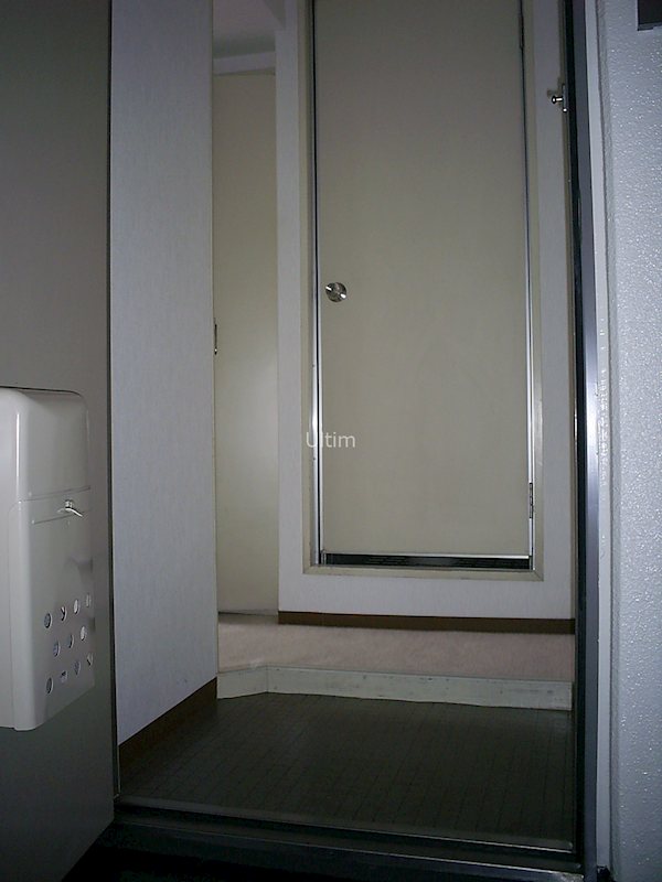 玄関　全て違うお部屋（違う間取り）の写真です
