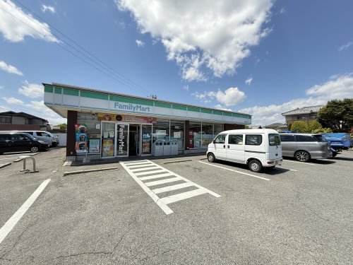 コンビニ　ファミリーマート 鈴鹿稲生店（コンビニ）まで383m