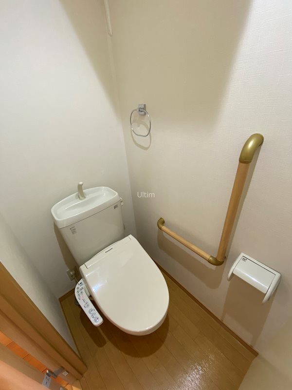 トイレ　※別のお部屋の写真です