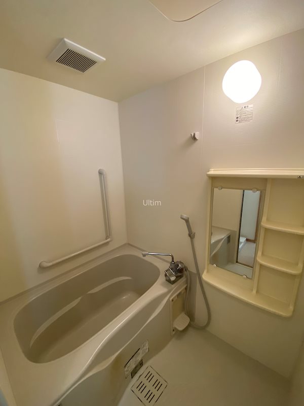 バス・シャワールーム　※別のお部屋の写真です