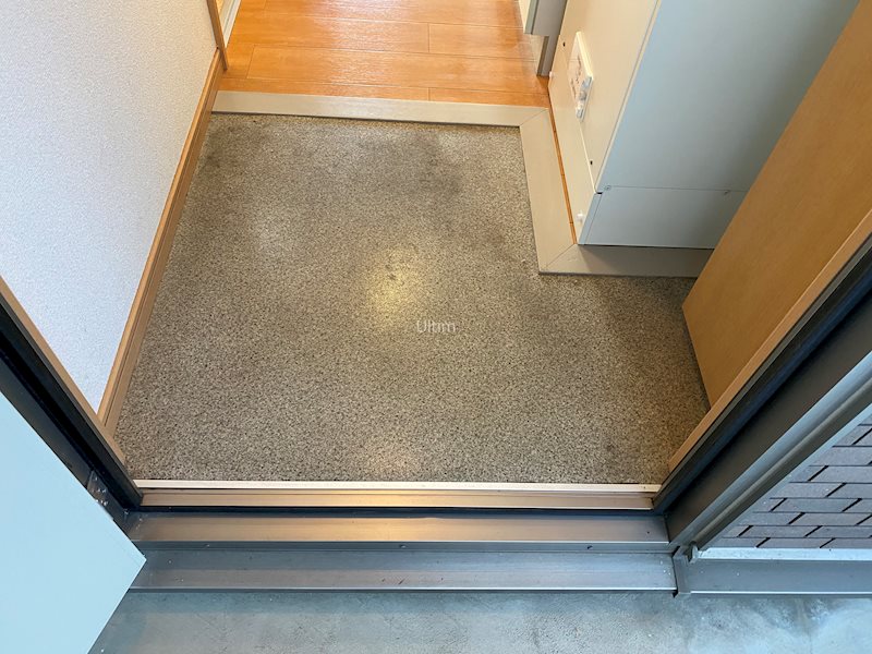 玄関　※別のお部屋の写真です