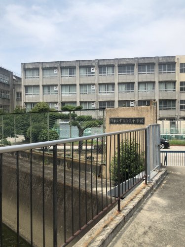 中学校　堺市立中百舌鳥中学校（中学校）まで367m