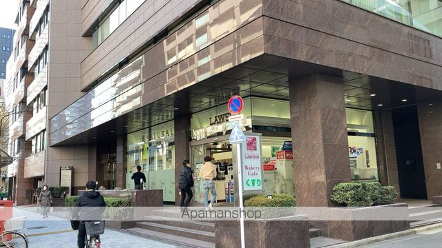 コンビニ　ナチュラルローソン 新川二丁目店（コンビニ）まで166m