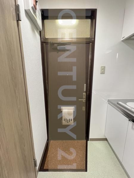玄関　※他のお部屋の写真です。