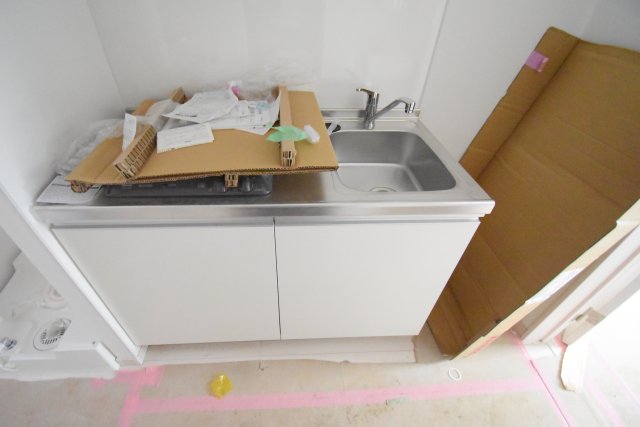 キッチン　別部屋参考写真、現況優先になります。