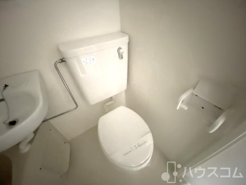 トイレ　家賃に免じて我慢です。