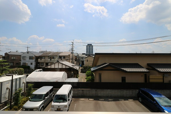 眺望　ベランダからの眺望は見晴らしがよく、日当たり良好です