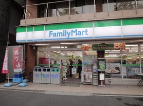 コンビニ　ファミリーマート東神田二丁目店（コンビニ）まで129m