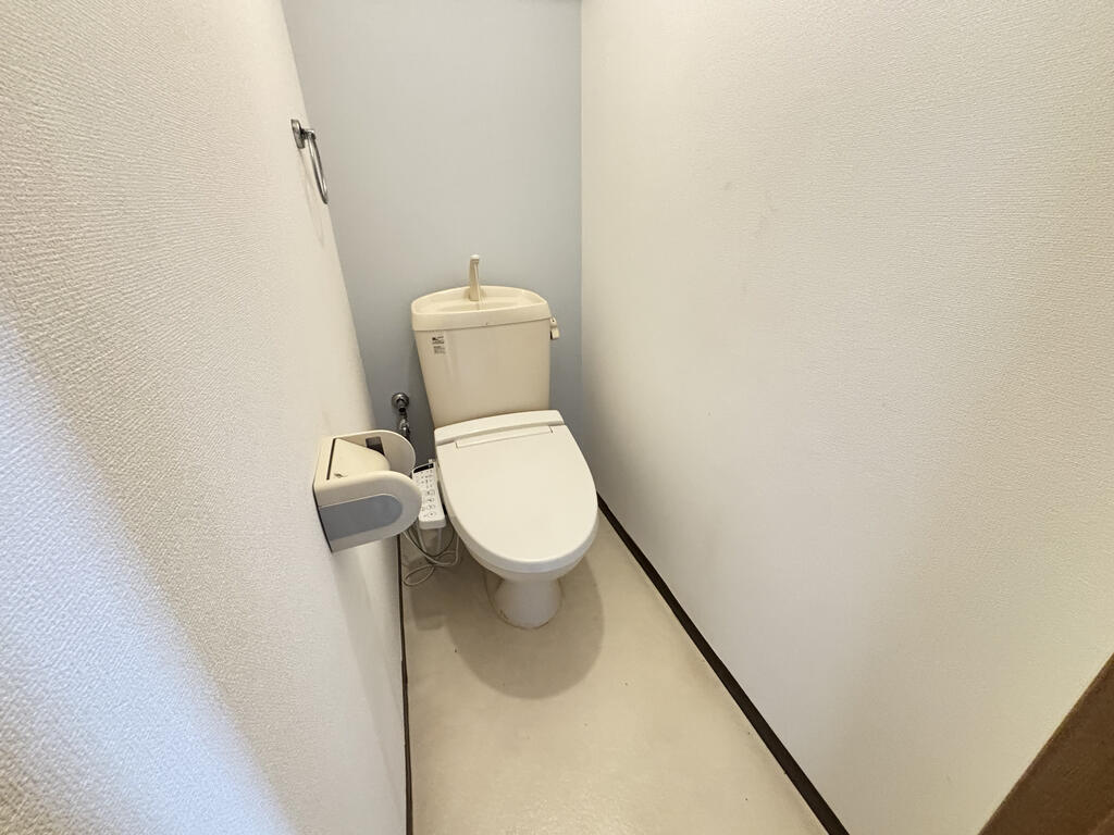 トイレ　洗浄便座、アクセントクロス※間取り同タイプの102号室の写真