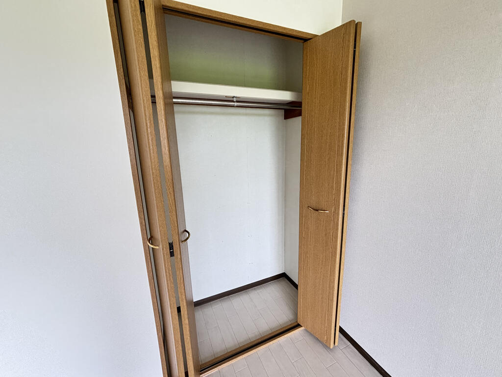 収納　南側クローゼット※間取り同タイプの102号室の写真です。