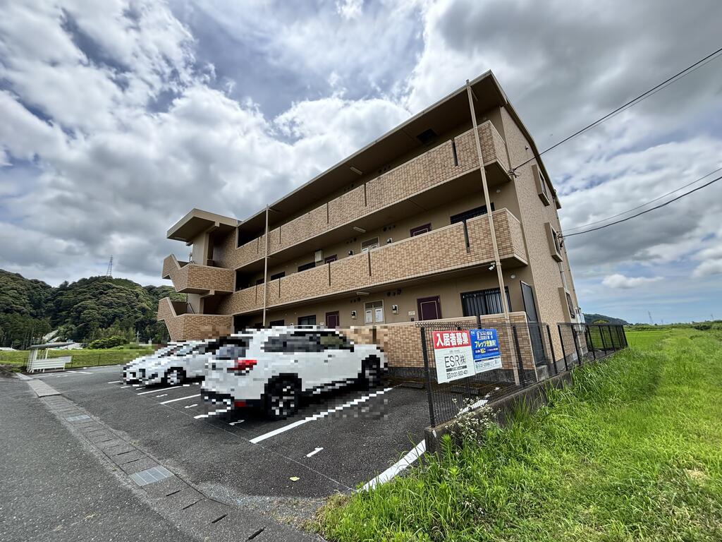 建物外観　RC造タイル貼り