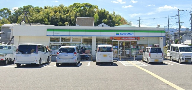 コンビニ　ファミリーマート和泉唐国店（コンビニ）まで792m