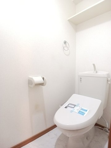 トイレ　落ち着いたトイレです