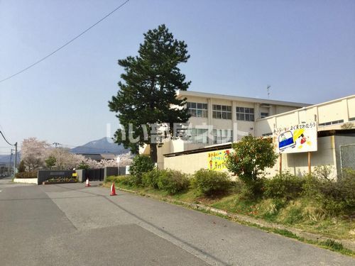 小学校　敦賀市立粟野南小学校（小学校）まで407m