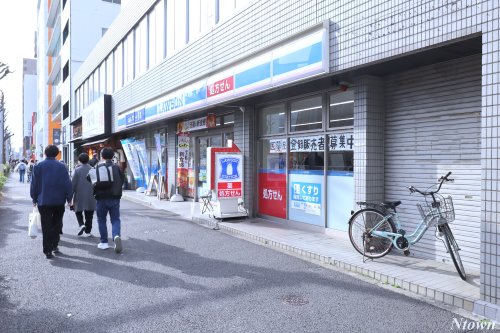 ドラックストア　ローソンクオール薬局鶴舞駅西店（ドラッグストア）まで428m