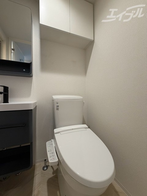 地下鉄御堂筋線 中津駅 徒歩12分 15階建 築1年のトイレ写真