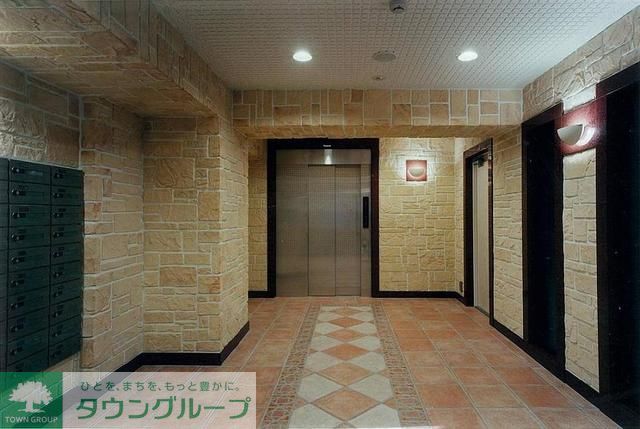 ロビー　オートロック付きで安心のセキュリティ