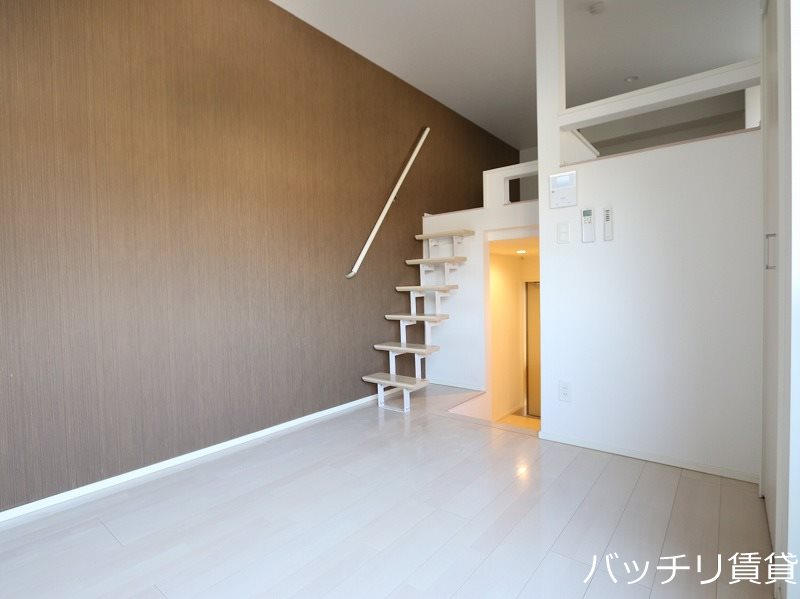 居室・リビング　画像は、同型タイプの為、現状を優先いたします。
