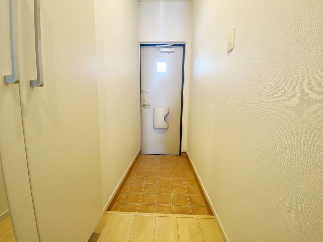 玄関　別号室の参考写真です。
