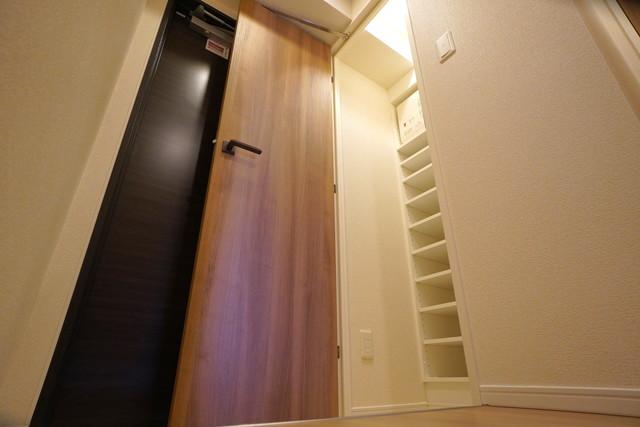 玄関　※写真は同タイプ住戸です。