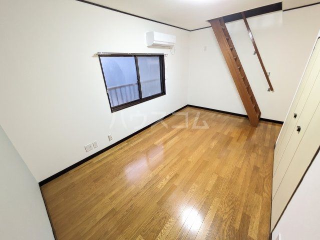 メゾン小島の居間写真