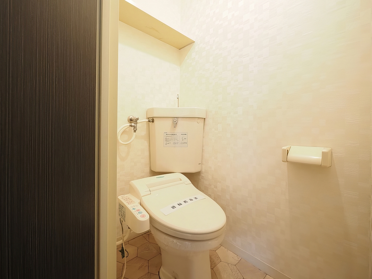 ハウスオブリザ栄通のトイレ写真