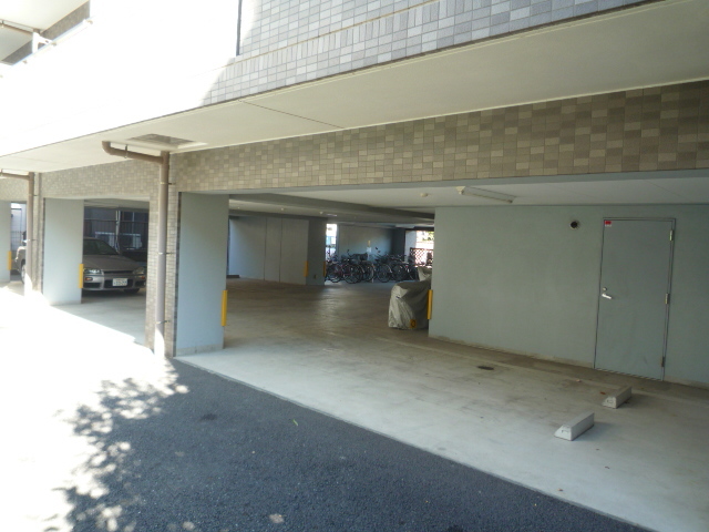 駐車場　★敷地内駐車場★（有料・要空き確認）