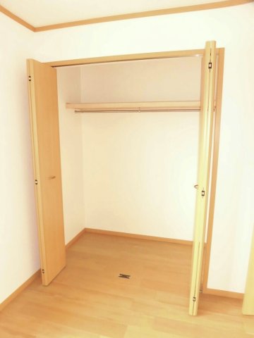 パイナリ今沢の内装写真