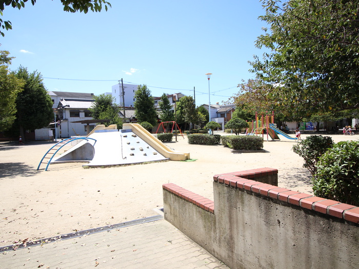 公園　目的地（公園）まで100m