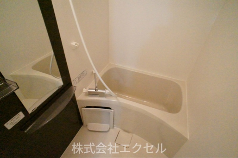 バス・シャワールーム　浴室乾燥付きです。