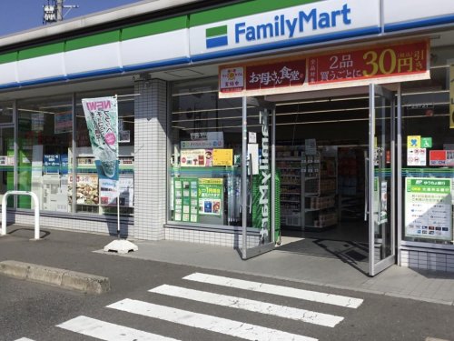 コンビニ　ファミリーマート 岐阜北鶉店（コンビニ）まで390m