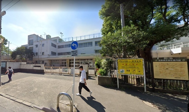 小学校　西東京市立田無小学校（小学校）まで604m