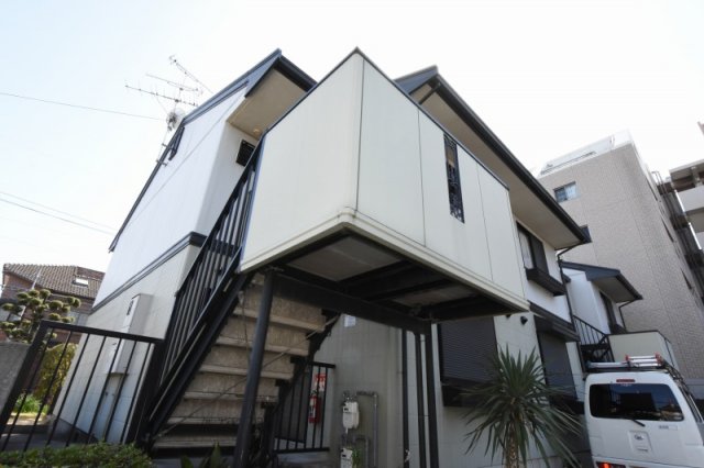 建物外観　モニター付きインターホンで安心です♪